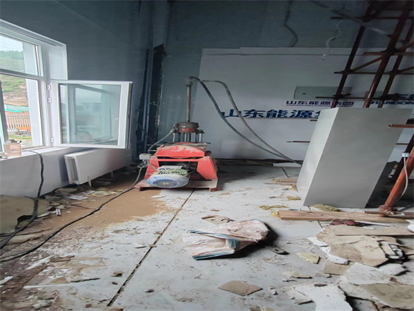 科尔沁左翼中地基基础下沉墙体裂缝加固注浆顶升施工